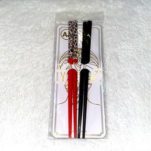 1 LEFT!!!🆕Set of 2: Wooden Hair Sticks Leopard Print Rd/Bk